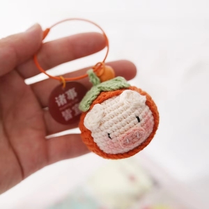 Nouveau pendentif cochon en kaki tissé à la main <span class=keywords><strong>2021</strong></span>, petit accessoire en laine crochetée, décoration de sac faite à la main - Product Image 2