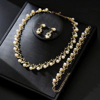 Collar Retro con Forma de Hoja de Perla - una Pieza de Joyería con Forma de Hoja Rara y Elegante