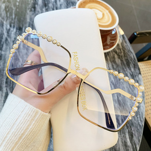 81065 New Style Pearl Metal Design <b>Large</b> <b>Frame</b> Fashion Personality Decoration Diamond Women Sunglasses - Product Image 4