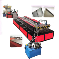 Machine de formage de panneaux d'étagères entièrement automatique - Ligne de production de panneaux de rayonnage à largeur réglable contrôlée par PLC