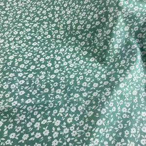 Tela Popelina 100% Algodón Estampada con Pequeños Flores para Ropa Infantil, Ropa de Mujer y Vestidos - Product Image 3