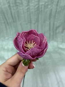 Set de Regalo Corporativo para el Día de la Madre, Ramo de Orquídeas, Lotos, Tulipanes y Lirios Hecho a Mano con Cuentas Francesas, Diseño Único y Estético, Flores Artificiales para Graduación, Halloween - Product Image 4