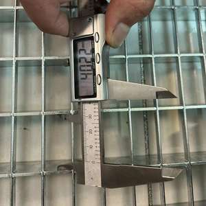 Grille <span class=keywords><strong>en</strong></span> alliage d'aluminium <span class=keywords><strong>en</strong></span> acier inoxydable pour toiture, bâtiment extérieur, applications murales industrielles, revêtement laminé à froid - Product Image 5