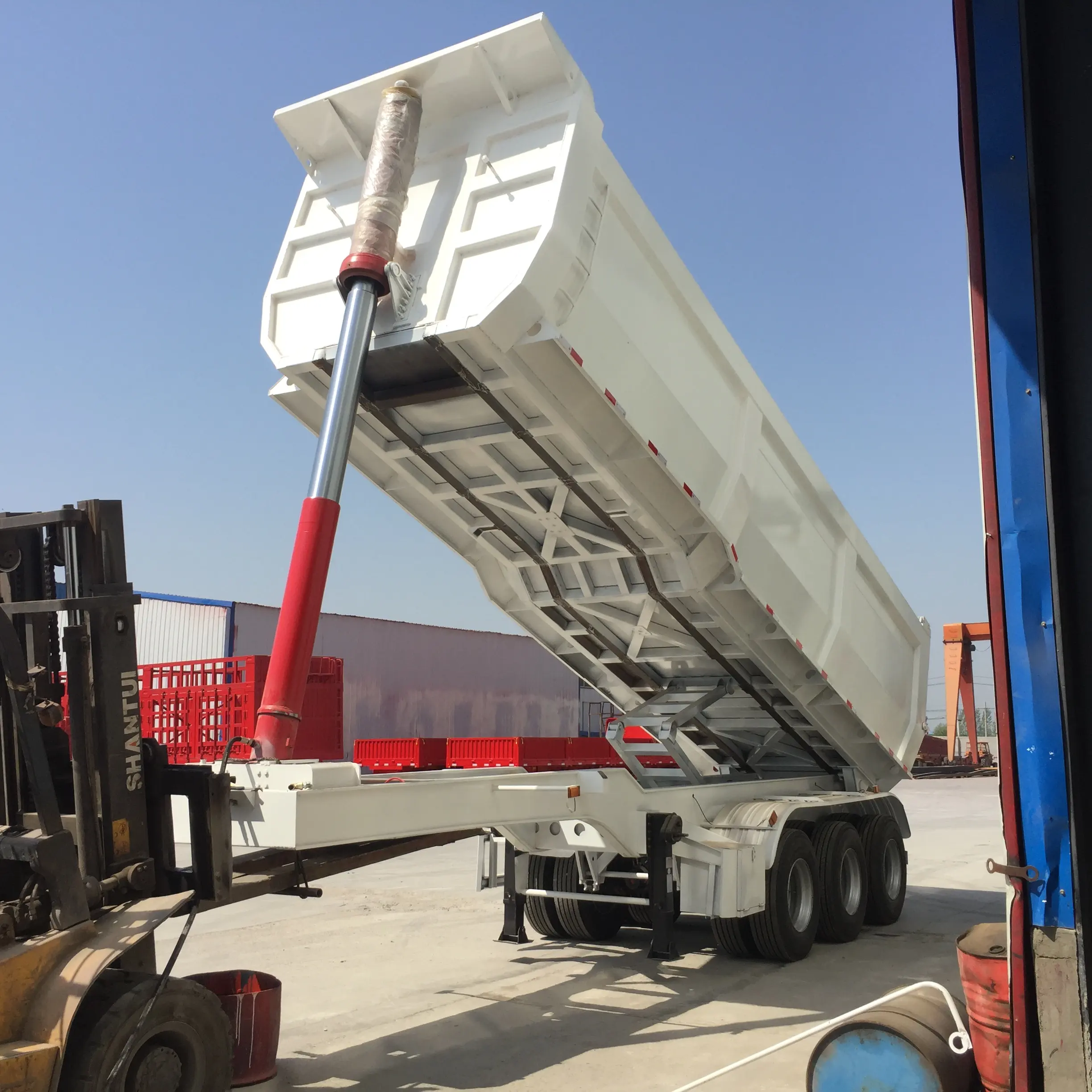Alta Qualidade Hidráulica 3 Axl End Traseiro Tipper Trailers Transporte 40Ton Sand Stone Heavy Duty Mine Dump Truck Semitrailer Para Venda