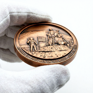 Pièce de monnaie commémorative en cuivre de la mission <span class=keywords><strong>Apollo</strong></span> <span class=keywords><strong>11</strong></span> avec relief d'astronaute et de module lunaire pour les fans et les collectionneurs - Product Image 1