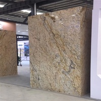 Granite Pegasus Kalamaili Gold avec dalles sur mesure