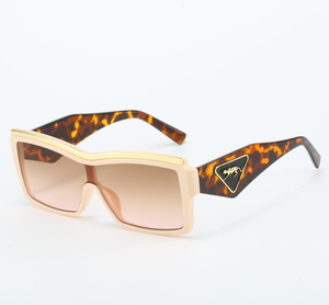 Dernières <span class=keywords><strong>lunettes</strong></span> <span class=keywords><strong>de</strong></span> <span class=keywords><strong>soleil</strong></span> rétro Vintage Hot Sexy Lady Famous Classics Tiktok Popular Instagram Cheap Fashion New Sunglasses - Product Image 4