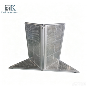 Barrière de foule pliable en aluminium avec rampes de câbles emboîtables, clôture d'événement pour le contrôle des foules lors de concerts - Product Image 1