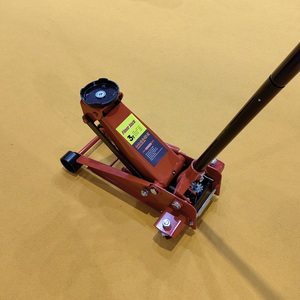 Gato hidráulico de suelo de hierro CRIQUE CARRO 3T Capacidad de carga para reparación de automóviles - Product Image 4