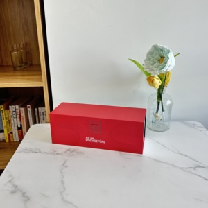 Caja de Regalo Blanca y Roja de Lujo con <span class=keywords><strong>Detalles</strong></span> en Relieve Personalizados <span class=keywords><strong>para</strong></span> Empaque Premium, Envoltura Elegante <span class=keywords><strong>para</strong></span> Regalos y Ocasiones Especiales - Product Image 2