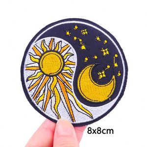 Patchs brodés en gros pour vêtements, motif dessin animé Fille Soleil Lune, à thermocoller, personnalisables avec logo - Product Image 4