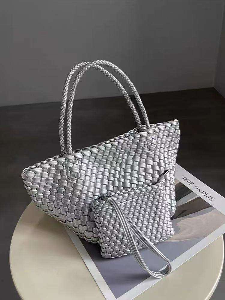 Silver with coin purse (two-piece coin purse set included)