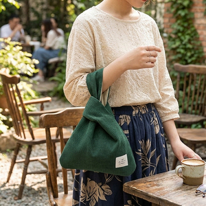 Bolso de Mano de Corduroy Suave Premium con Nudo y Logotipo Personalizado para Promoción de <span class=keywords><strong>Marca</strong></span>, <span class=keywords><strong>Mini</strong></span> Bolso Tote Estético - Product Image 4