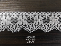 Dentelle blanche à bordure florale à quatre pétales, brodée, bord festonné, 2,5 cm, 100 % polyester, pour robe de mariée pour filles, accessoires de bricolage