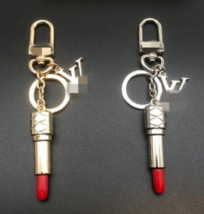 พวงกุญแจลิปสติกหรูหรา HR ทำจากโลหะผสม น้ำหนักเบา ทันสมัย สวยงามไม่ซ้ำใคร เหมาะสำหรับกระเป๋าถือและเคสโทรศัพท์ - Product Image 4