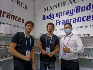 Huile de parfum de créateur en gros, vente chaude, parfums aromatiques et parfumés, parfums originaux de haute qualité pour la fabrication de parfums - Product Image 2