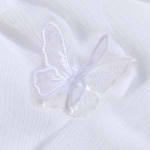 Applicazione Ricamata a Farfalla 3D in Organza a Doppio Strato da 5cm per Abbigliamento Bambini - Product Image 5