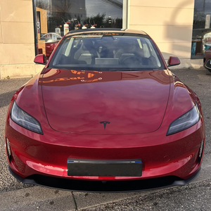 Rouleaux d'autocollants de protection de carrosserie automobile en PVC rouge bonbon super brillant avec protection auto-cicatrisante anti-rayures et anti-UV pour voiture entière - Product Image 4