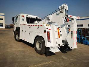 Camion de remorquage de dépanneuse de HOWO 4*2 4ton - Product Image 3