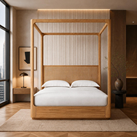 Cama con Dosel de Diseño Personalizado con Estructura de Madera Maciza, Acabado en Madera Clara y Opción de Tela de Mimbre o Cabecera de Madera para Villa Privada