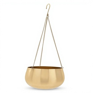 Pots de fleurs suspendus modernes en métal doré, design minimaliste pour plantes vertes d'intérieur - Product Image 2