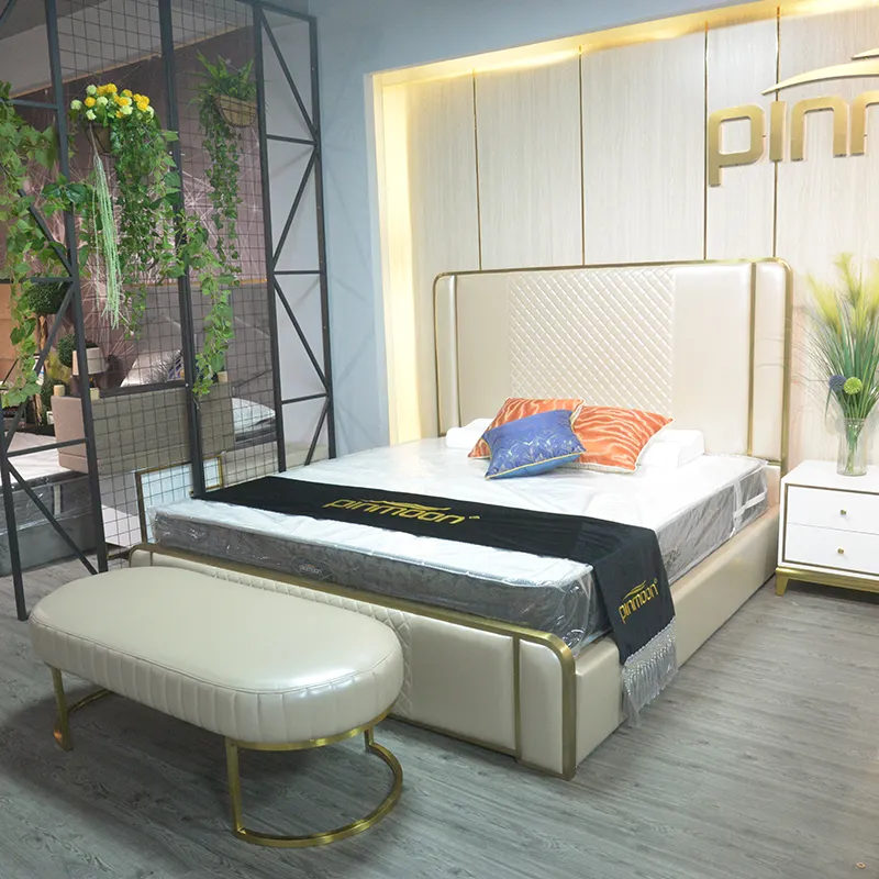 Juego de muebles de dormitorio de diseño de lujo, cama king size con taburete de cola de cama otomana combinado