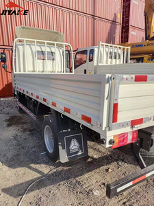 High Quality 140Hp Sinotruck Howo 4*2 Diesel Power <strong>6</strong>-<strong>Wheel</strong> <strong>Truck</strong> Light New 10 Tons Fence Cargo <strong>Truck</strong> with Side Wall for Sale - Product Image 5