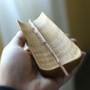 Ensemble de deux cuillères à thé en bambou carbonisé, cuillère à thé japonaise artisanale en bambou naturel non laqué, spatule à thé, plateau à thé - Product Image 2