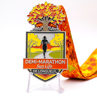 Médaille multi-éléments argentée vieillie aux couleurs vives avec motif Arbre d'automne et Coureur en émail souple pour événements de demi-marathon