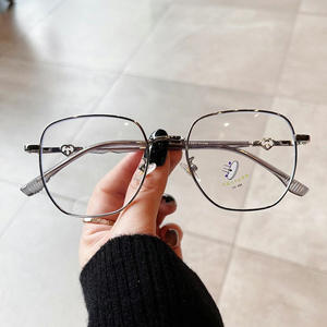 Monturas de Gafas Cuadradas Marca G T4-21036 con Protección UV y Anti Luz Azul, Montura Completa Unisex, Lentes de PC, Diseño Irregular - Product Image 3