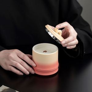 Pot à bougie en céramique dégradé nordique avec couvercle à poignée en bambou, support cylindrique - Product Image 3