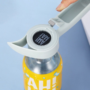 Abridor de Botellas Multifunción con Diseño de Oso, Mango de Plástico, Removedor de Tapas de Cerveza, Abridor de Latas 4 en 1 para Cocina, Hogar, Bar, Uso Diario - Product Image 3