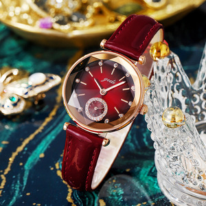 Nouvelle montre à bracelet en cuir ornée de strass pour femmes, élégante et luxueuse, style coréen unique, petit cadran, montre à quartz pour étudiantes - Product Image 4