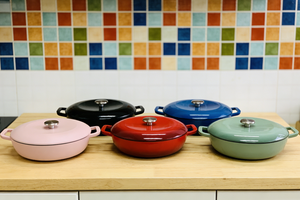 Offre Spéciale : Batterie de cuisine en fonte émaillée, disponible en plusieurs couleurs, comprenant des casseroles, des moules à pain, des poêles peu profondes, des poêles à frire et à griller, ainsi que des plats à rôtir. - Product Image 3