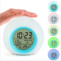 Réveil numérique de table avec lumière nocturne LED 7 couleurs pour enfants intelligents avec calendriers et température
