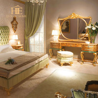 Dernier ensemble de meubles de chambre à coucher en bois de style classique français Lit fantaisie King Size