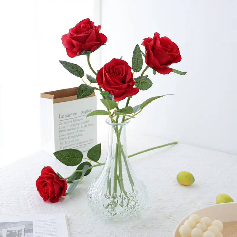 Vente en gros d'échantillon gratuit Roses Real Touch de haute qualité Fête des mères pour la décoration de mariage Fleur artificielle