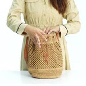 2025 nuevo bolso <span class=keywords><strong>de</strong></span> cubo <span class=keywords><strong>de</strong></span> lujo <span class=keywords><strong>de</strong></span> moda <span class=keywords><strong>para</strong></span> mujer, <span class=keywords><strong>monederos</strong></span> portátiles ligeros con forro <span class=keywords><strong>de</strong></span> poliéster diseñados <span class=keywords><strong>para</strong></span> bolsas <span class=keywords><strong>de</strong></span> papel <span class=keywords><strong>para</strong></span> damas jóvenes - Product Image 1