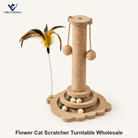 Tourne-disque à griffoir pour chat en forme de fleur avec pistes à balles, poteau en sisal et baguette à plumes, centre d'activités pour chat en bois