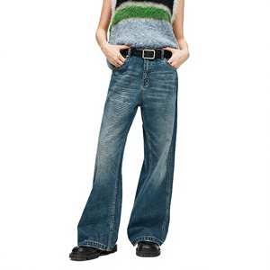 Jean évasé pour femme en mélange de coton délavé moyen, taille haute, denim extensible, coupe décontractée, jambe large, style bootcut, pantalon tendance pour femme - Product Image 5