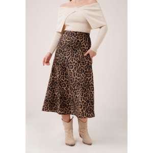 Jupes courtes droites et crayon en gros, imprimé léopard marron, tricot en spandex, motif floral, style printemps - Product Image 1