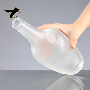 Bouteille en verre dépoli personnalisée en gros avec bouchon et brosse, design unique personnalisé, vide, sérigraphiée pour Tequila et Rhum - Product Image 4