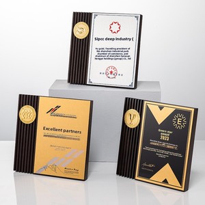 Medallas de Autorización Personalizadas con Bases de Madera Creativas, Diseños de Madera Sólida de Alta Gama, Certificados para Franquiciados/Agentes, Transferencia Térmica - Product Image 1