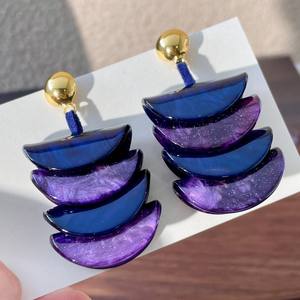 Pendientes de resina acrílica vintage, forma de media luna morada, chapados en oro, joyería de fiesta para mujer - Product Image 5