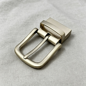 Boucle de ceinture réversible en alliage de zinc brossé sans nickel, boucle à ardillon pivotante réglable pour ceintures en cuir, décontractée et formelle - Product Image 1