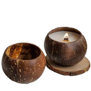 Natürliche Kokosnussschale Weihnachts- und Halloween-Duftkerzenhalter aus Sojawachs - Product Image 1