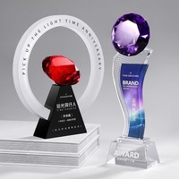 Trophée en verre cristal de style nouveau, design créatif sur mesure, gravure haut de gamme, fabriqué en Chine, pour cérémonies de remise des prix de fin d'année