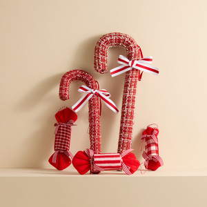 Boules de Noël en mousse imprimées en sérigraphie à rayures rouge et blanches motif canne à sucre et à carreaux, pendentifs montgolfières et décorations d'arbre - Product Image 3
