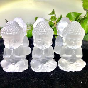Vente en gros de sculptures de Bouddha en sélénite, cristal naturel de guérison, prix d'usine, gravure pour la décoration intérieure, thème bouddhiste pour Halloween - Product Image 4