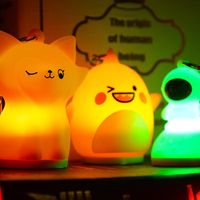 Lanterne suspendue lampe Portable pendentif LED rougeoyante veilleuse cadeau Mini éléphant forme mignon porte-clés lumière LED